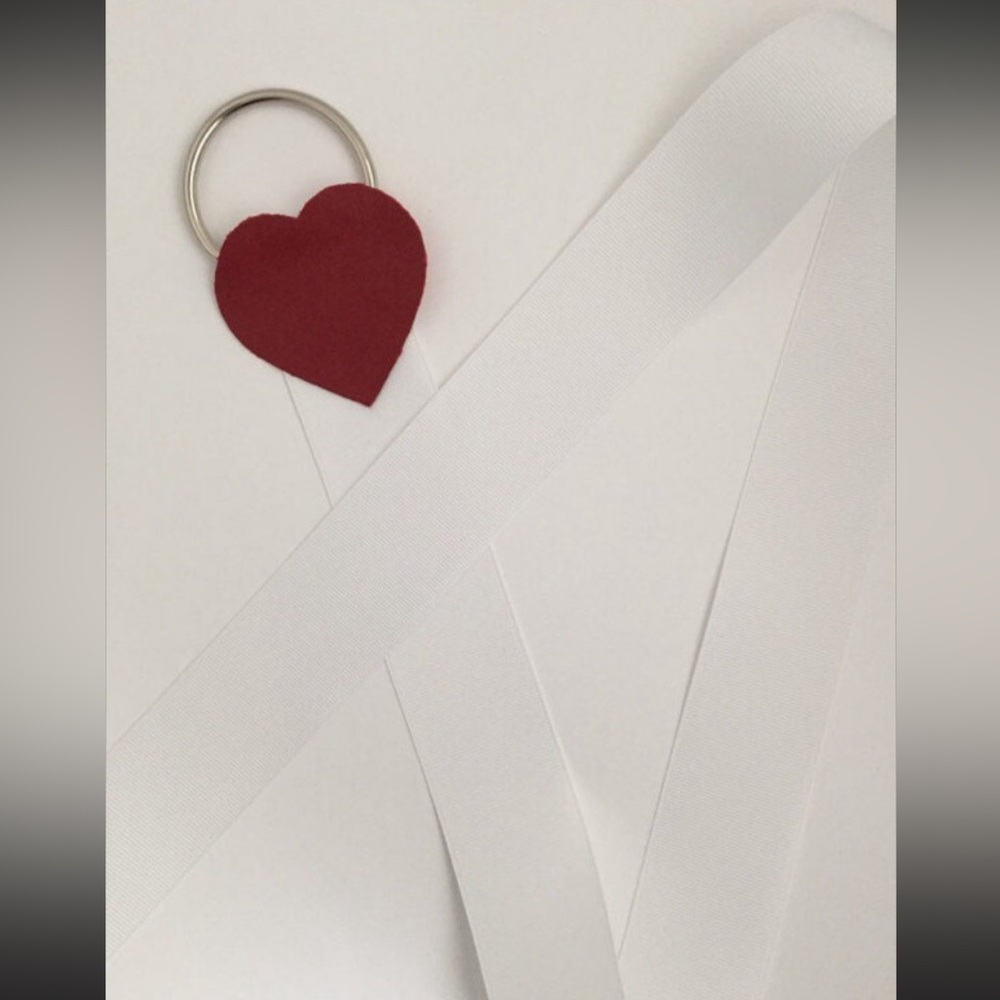 Winners Choice 1 Heart Hair-bow Holder. New and Handmade. See listing for colors